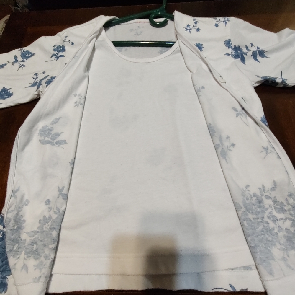Woman's pullover Blouse - Picture 2 of 3